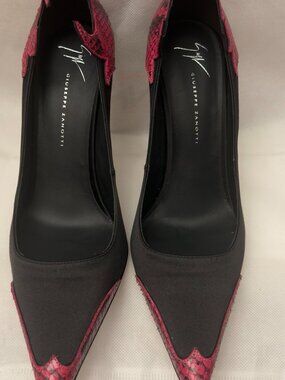 Giuseppe Zanotti Black Pink Snakeskin Wing Leather Pumps